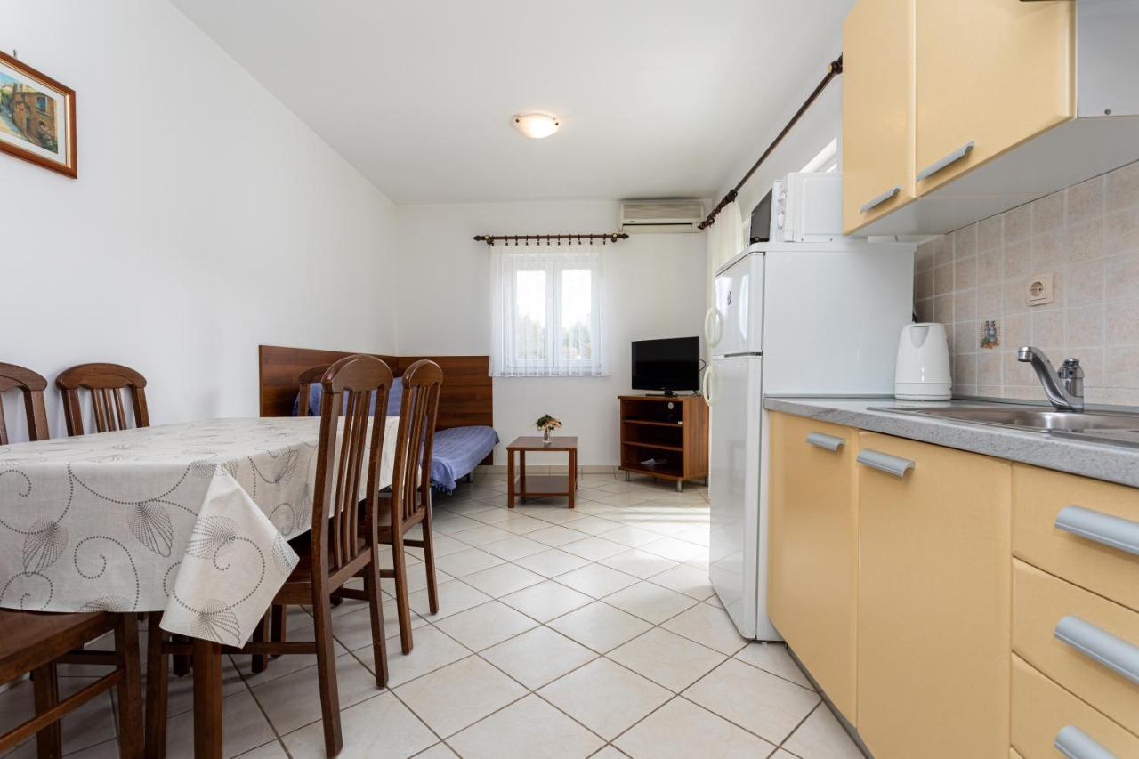 Apartments Crnekovic II Popa Dorcica Baska  Exterior photo